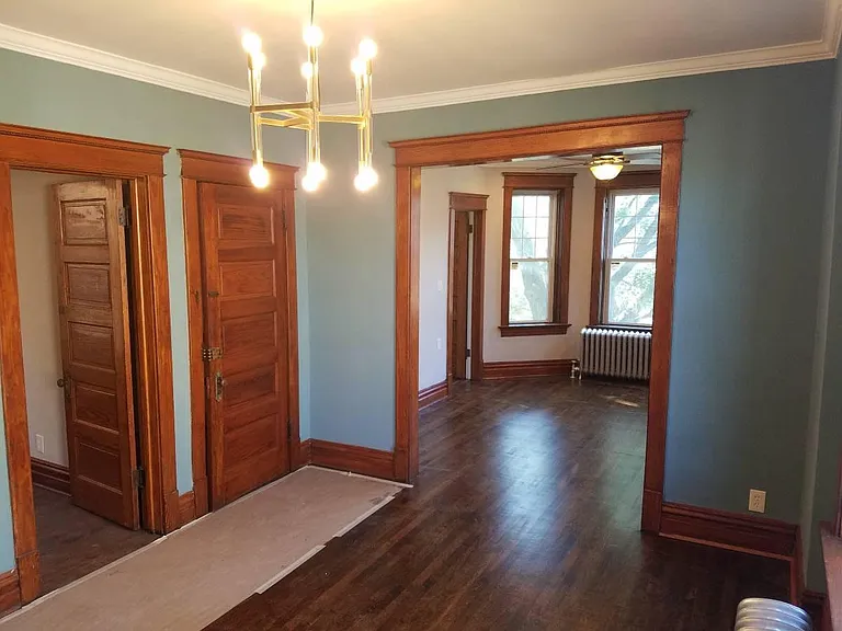 W Thome Ave — Photo 15