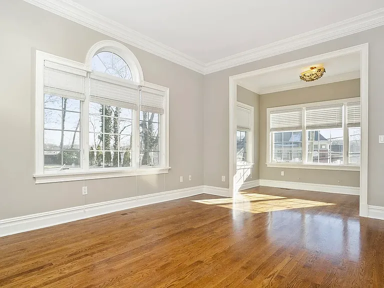 80 E Putnam Ave — Photo 3