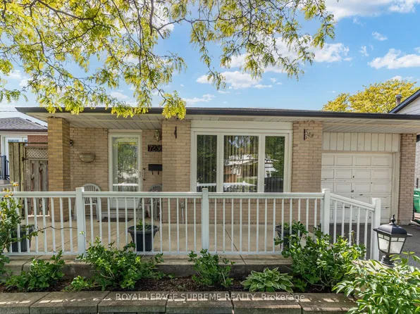 7236 Meyer Dr, Mississauga, ON L4T 3A9