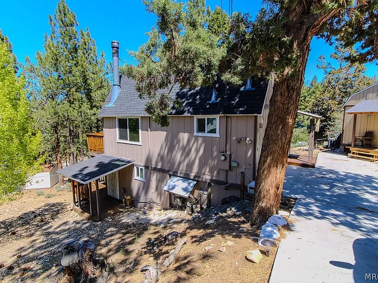 136 Mann Dr — Photo 33