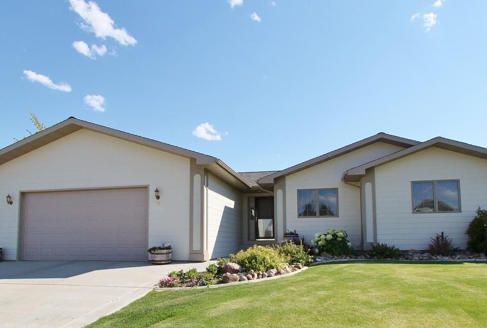 320 36th Ave NE, Great Falls, MT 59404 Zillow