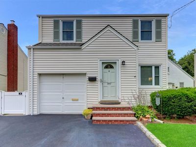 597 S 9th Street, New Hyde Park, NY, 11040