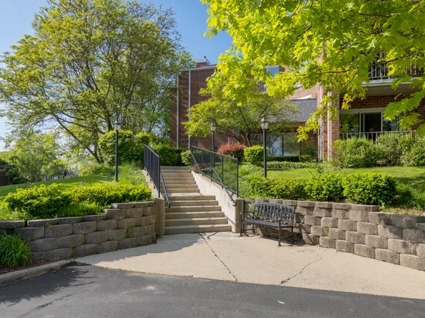 805 Leicester Rd #B314, Elk Grove Village, IL 60007