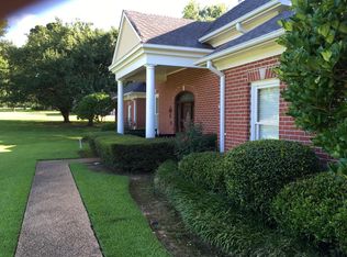 27 Hampton Ct, Madison, MS 39110