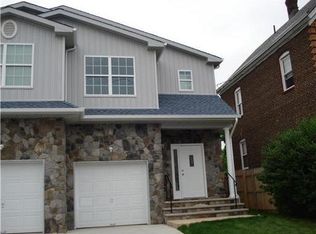 78 Sharot St, Carteret, NJ 07008