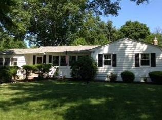 10 Ryan Rd, Cranbury, NJ 08512