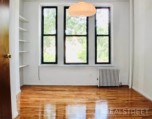 Rented by Real Street Inc | media 8