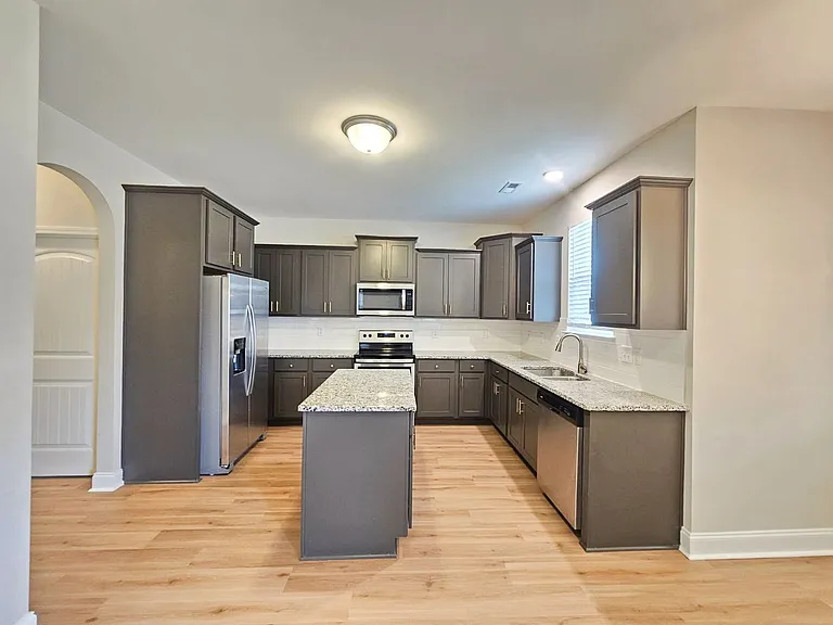 2115 Mannington Dr — Photo 6