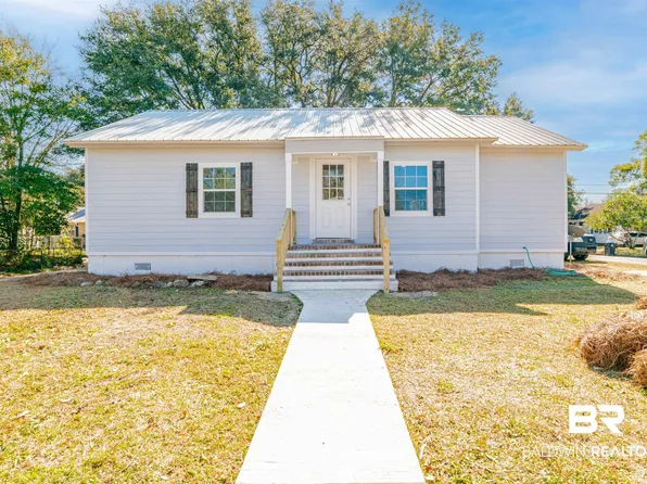 300 2nd St, Chickasaw, AL 36611