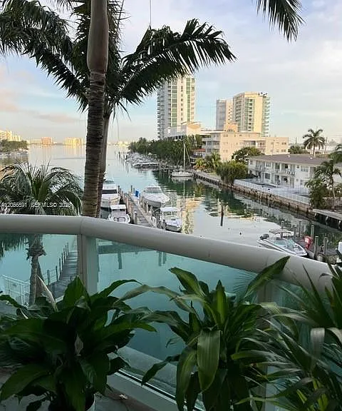 7918 Harbor Island Dr #310 — Photo 4