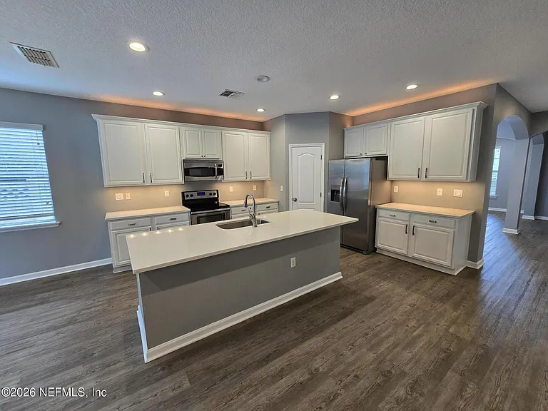 180 Thornloe Dr — Photo 9