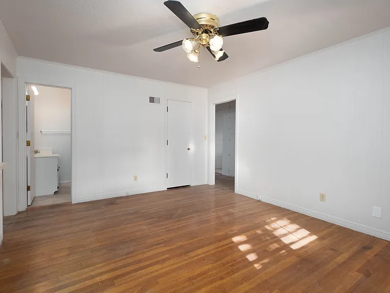 2050 Bowie St — Photo 9