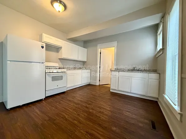 1515 Hoyt St APT 1, Muskegon, MI 49442