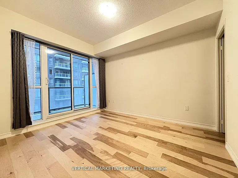 39 Annie Craig Dr #322 — Photo 8