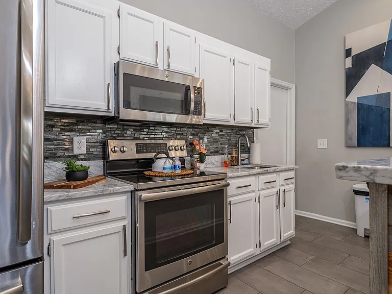 Sterling Park Apartments — Photo 29