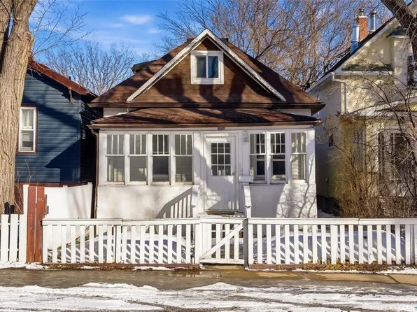 1905 Toronto STREET, Regina, SK S4P 1M9