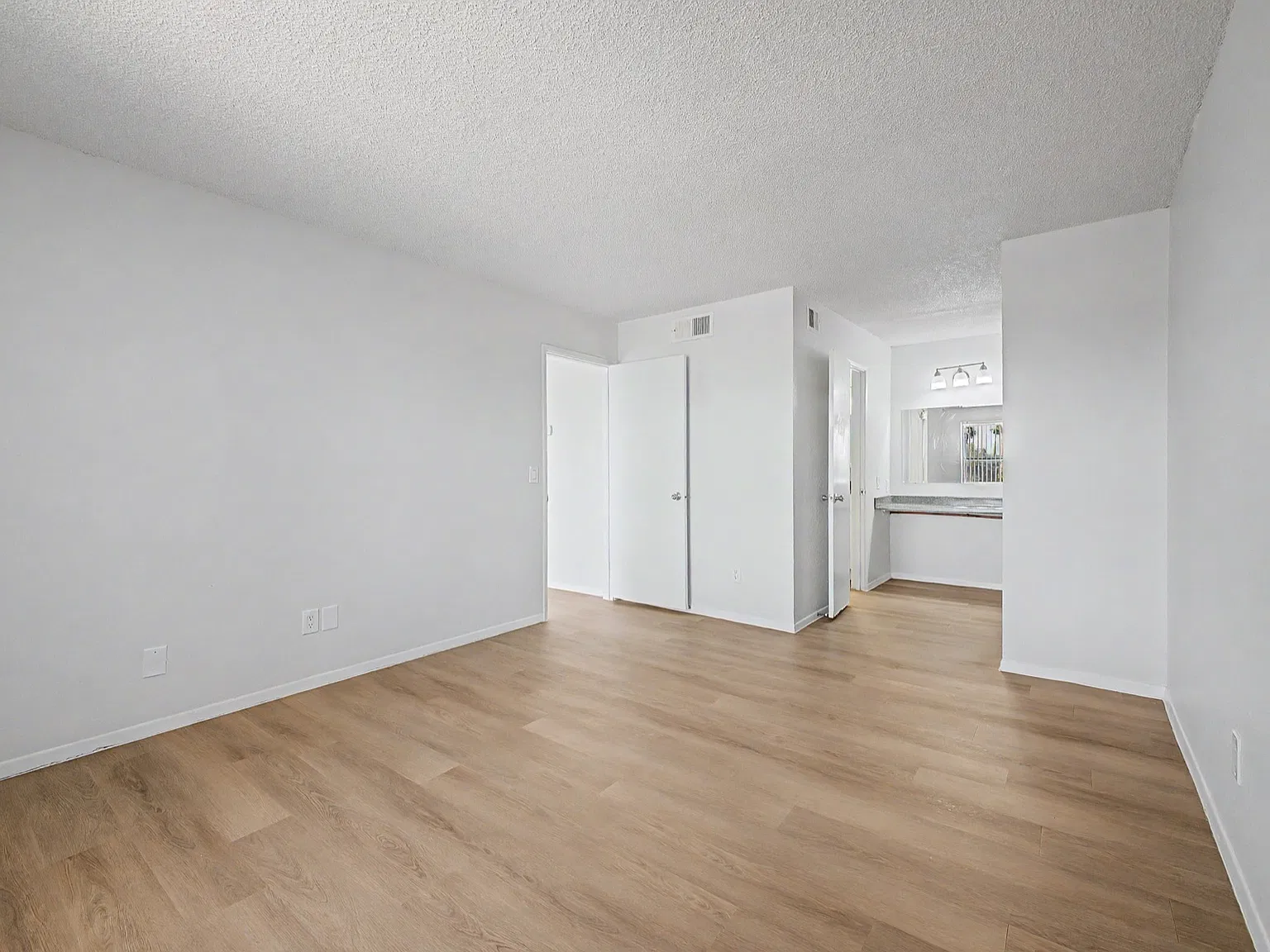 1 bed, 680 sqft, $1,150 — Photo 3