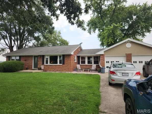 4915 Tower Line Rd, Saint Charles, MO 63301
