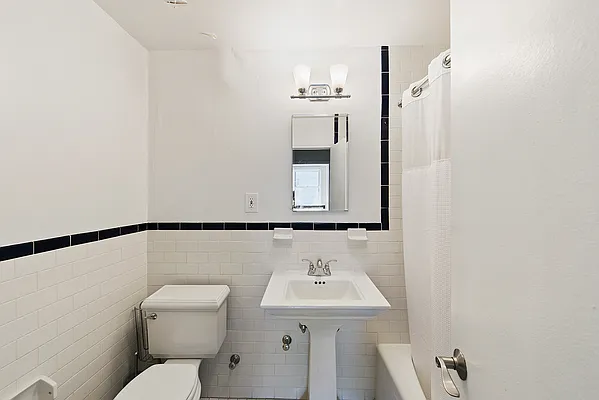 Rented by CORE | media 1