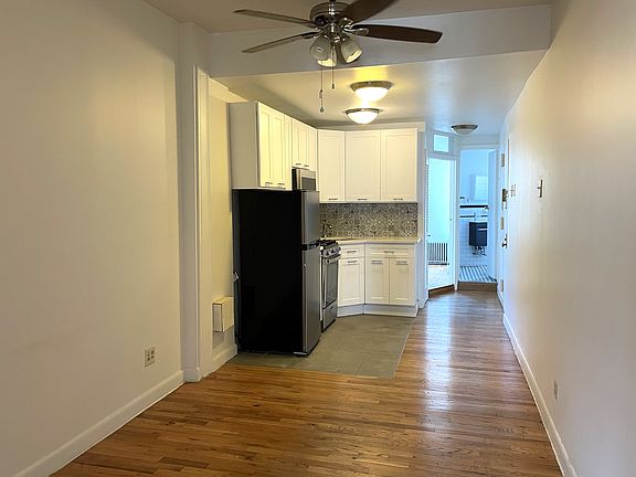 2nd image of 693 6th Ave APT 3L