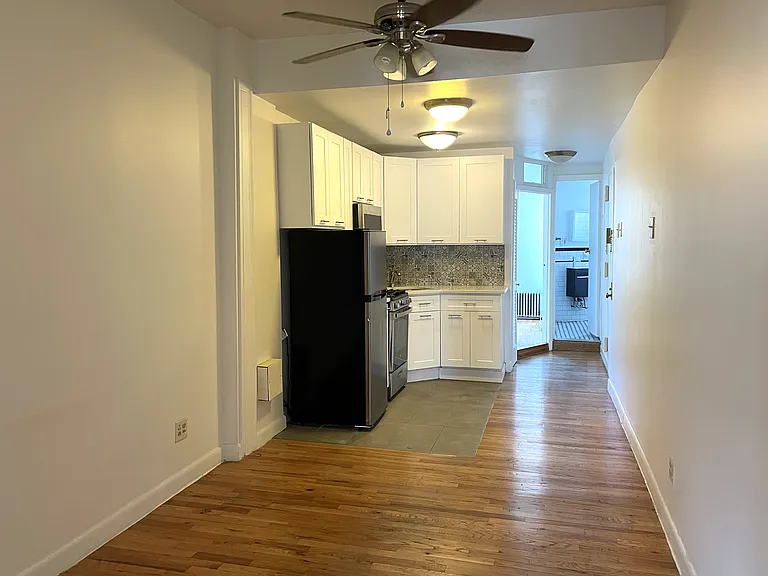 693 6th Ave #3L — Photo 3