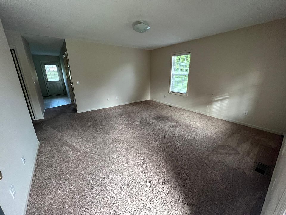 1st image of 168 Briar Cir #168