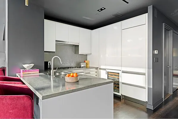 Rented by Isaacs Ganz Real Estate | media 18