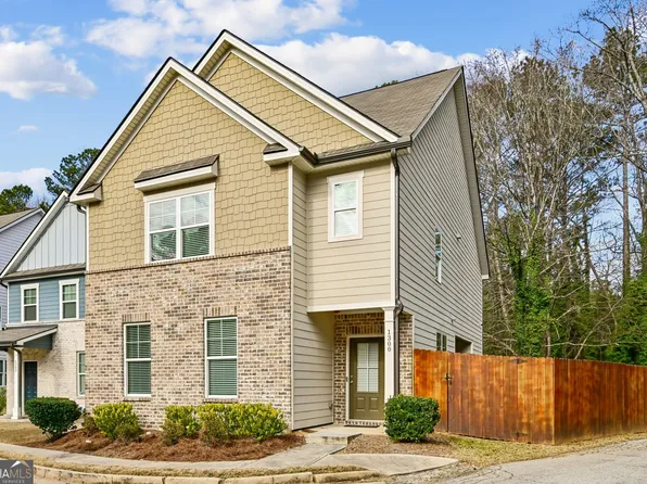 1300 Sweetbriar Cir, Atlanta, GA 30311