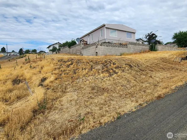 81 Tacoma Avenue, Eltopia, WA 99330