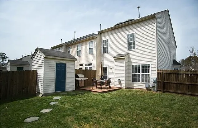 10715 Mountain Ash Dr — Photo 3