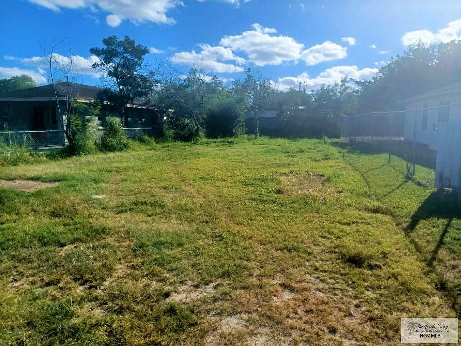1st image of 3034 E Jennifer Ave