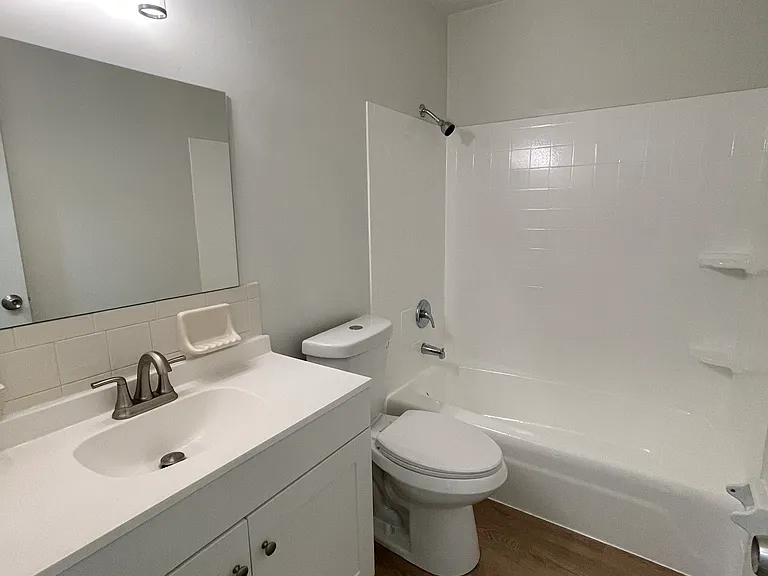 816-818 S Grant Ter — Photo 7
