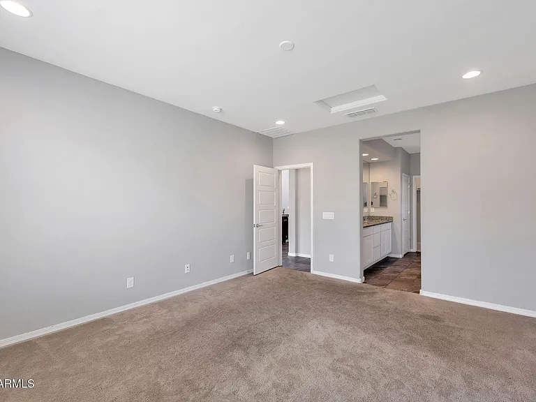 5819 N 88th Ln — Photo 17