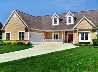 W234N7959 Mallard Ct, Sussex, WI 53089