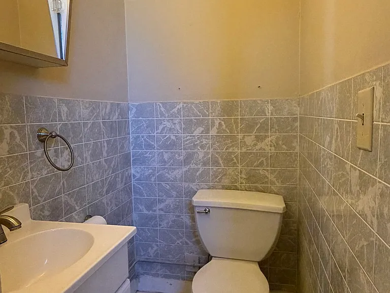 108 N Railroad St — Photo 11