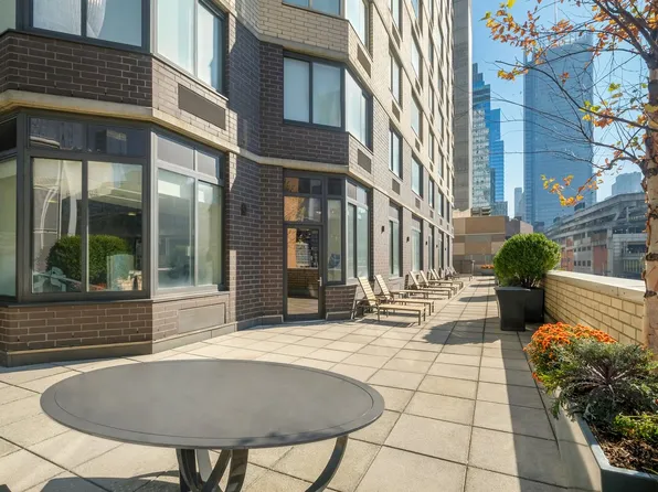 420 West 42nd Street image 21 of 26