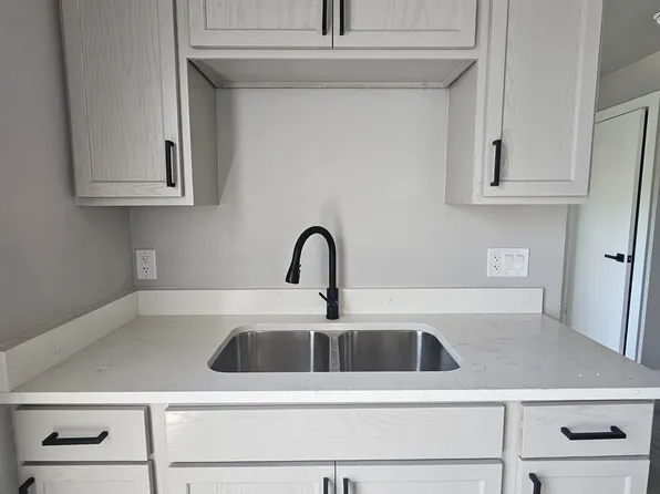 216 Forrest Ave #5, Cleburne, TX 76033