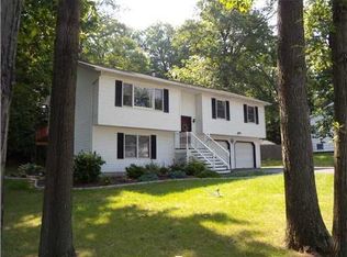 20 Pat Rd, Newburgh, NY 12550
