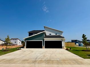 1700 SW Poigai Way, Bentonville, AR 72713