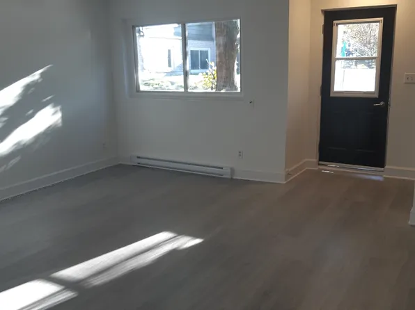 32 Washburn St #12, Prince Edward County, ON K0K 2T0