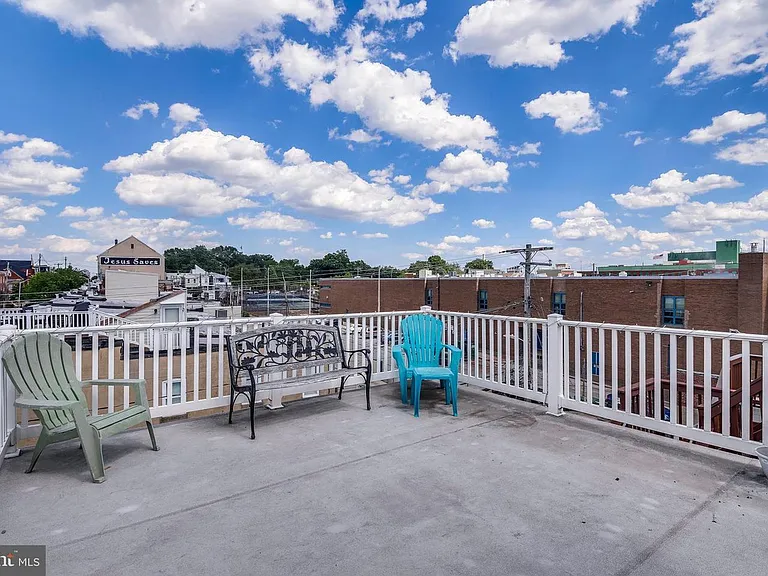 1603 Light St — Photo 22