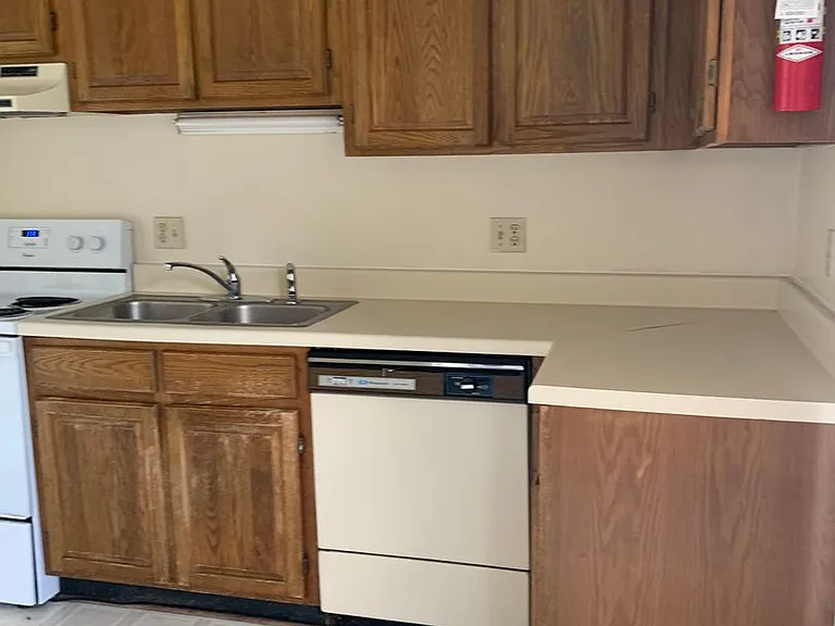 138 Adams Ln — Photo 11