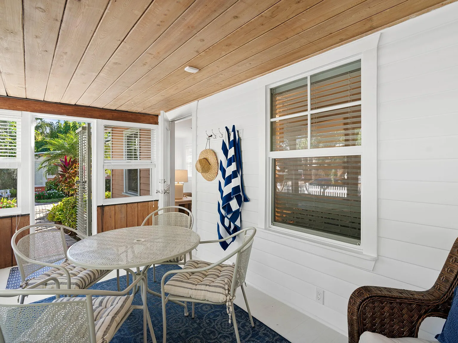 2 bed, 1.0 bath, 663 sqft, $5,000 — Photo 2