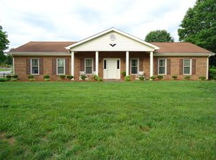 6919 Bridgewood Rd, Clemmons, NC 27012