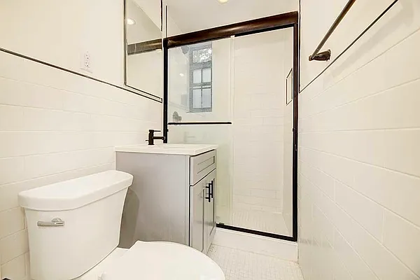 Rented by REAL New York | media 18