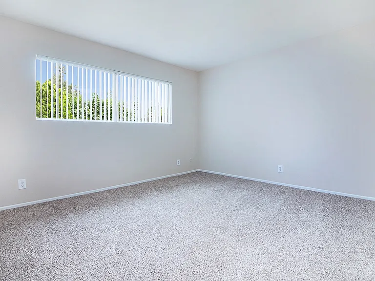 Los Timbres Street Duplex — Photo 11