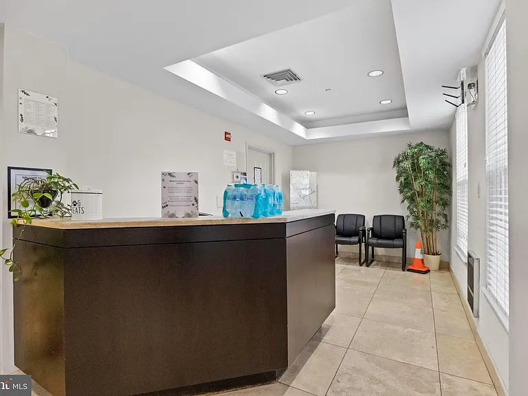 801 S Greenbrier St #215 — Photo 49