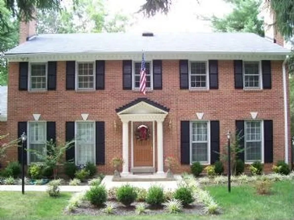 4420 Flower Valley Dr, Rockville, MD 20853