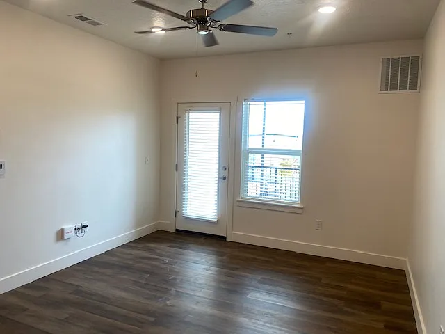 1 bed, 792 sqft, $1,632 — Photo 4
