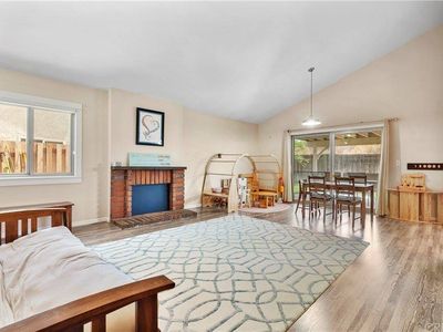 16944 Shinedale Dr, Santa Clarita, CA, 91387